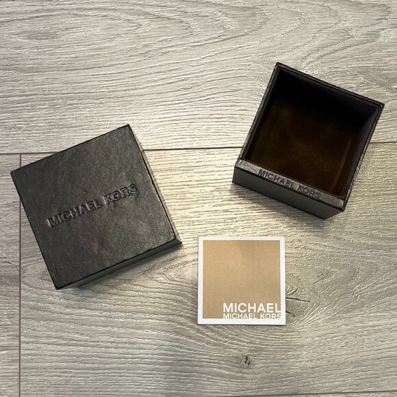 Vintage Michael Kors Rose Gold Watch - Picture 10 of 13